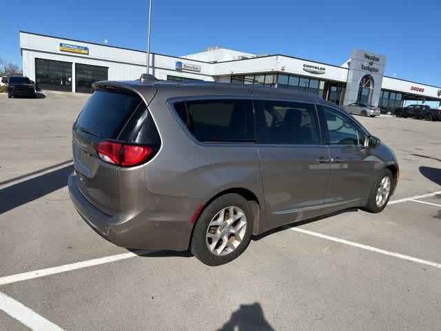 2018 Chrysler Pacifica Touring L Plus