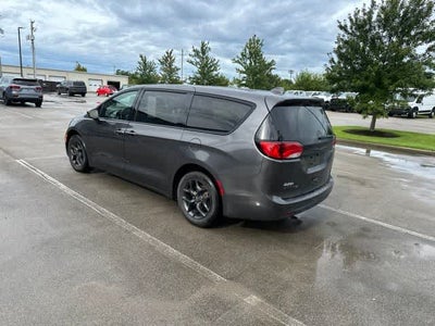 2020 Chrysler Pacifica Touring