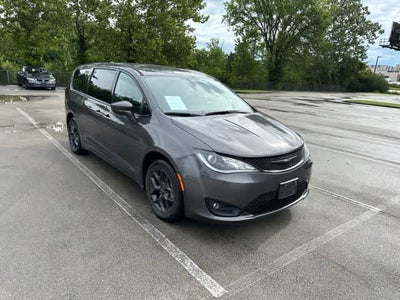 2020 Chrysler Pacifica Touring