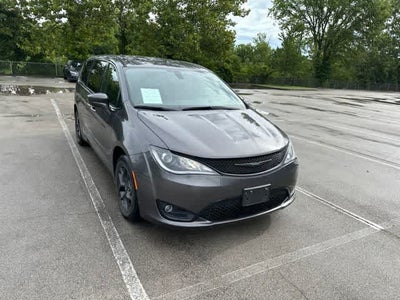 2020 Chrysler Pacifica Touring