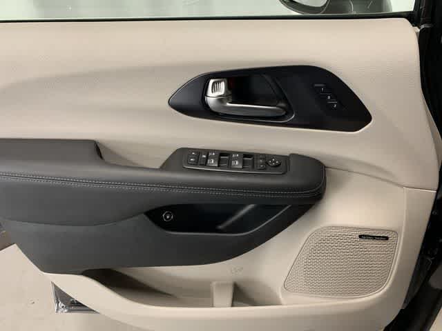 2020 Chrysler Pacifica Hybrid Limited