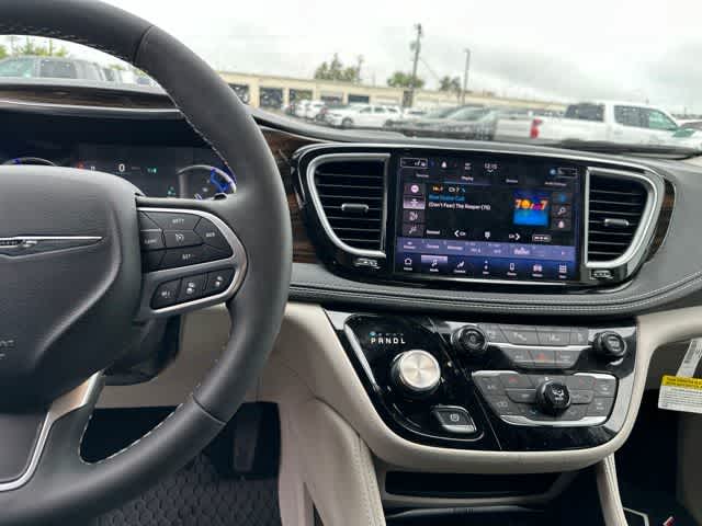 2022 Chrysler Pacifica Hybrid Limited