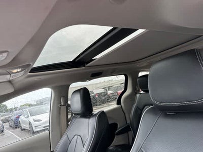 2022 Chrysler Pacifica Hybrid Limited