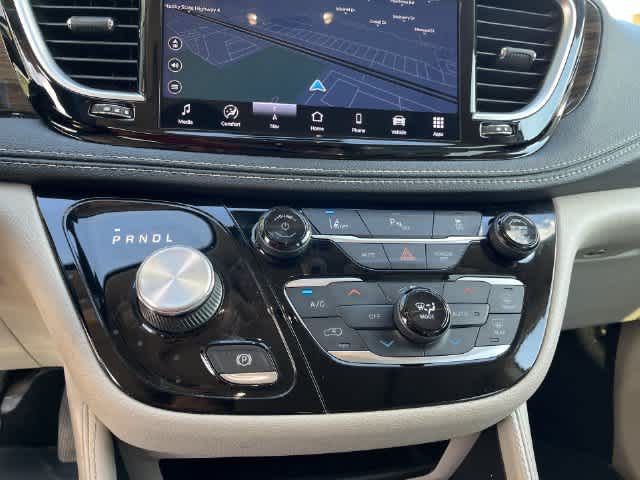 2021 Chrysler Pacifica Hybrid Limited