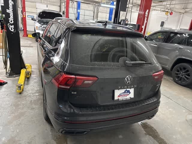 2022 Volkswagen Tiguan SE R-Line Black