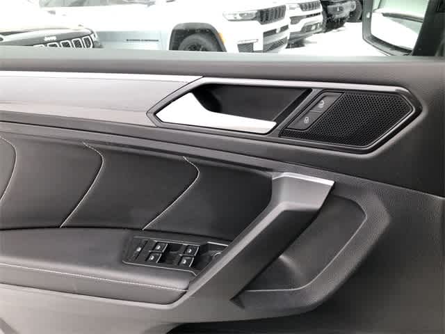 2022 Volkswagen Tiguan SE R-Line Black