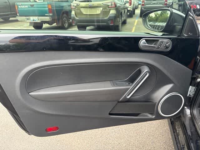 2013 Volkswagen Beetle Base