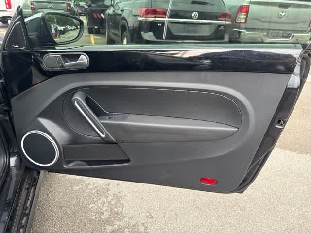 2013 Volkswagen Beetle Base