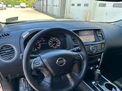 2020 Nissan Pathfinder SV