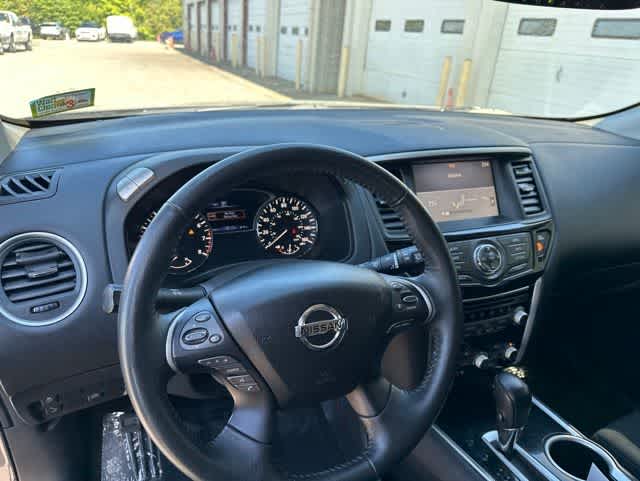 2020 Nissan Pathfinder SV
