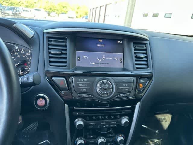 2020 Nissan Pathfinder SV