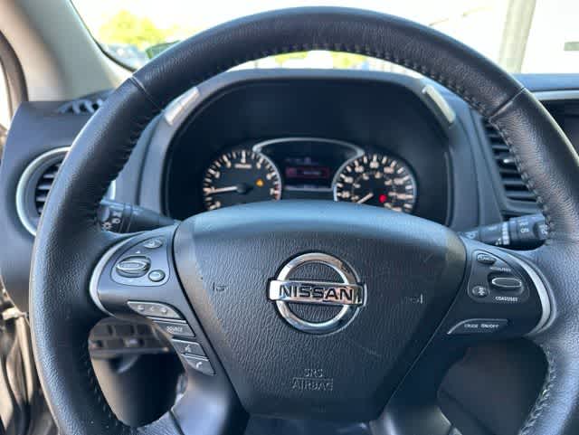 2020 Nissan Pathfinder SV