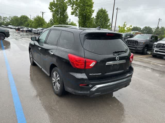 2020 Nissan Pathfinder SV