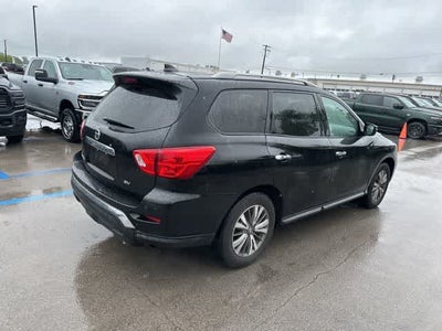 2020 Nissan Pathfinder SV