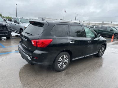 2020 Nissan Pathfinder SV