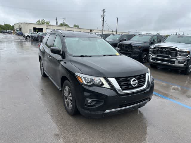 2020 Nissan Pathfinder SV