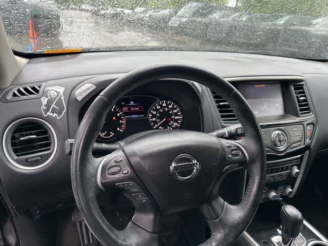 2020 Nissan Pathfinder SV