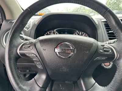 2020 Nissan Pathfinder SV