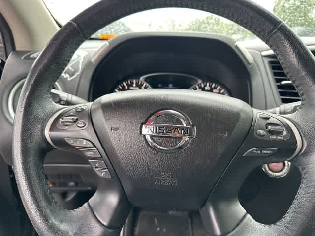 2020 Nissan Pathfinder SV
