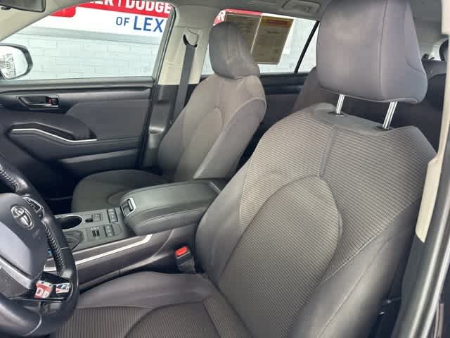 2021 Toyota Highlander LE