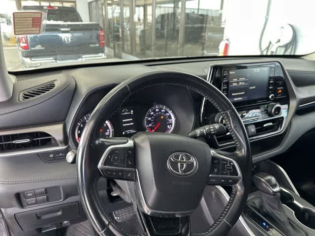 2021 Toyota Highlander LE