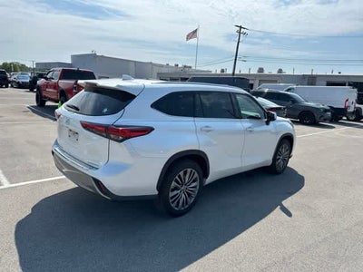 2022 Toyota Highlander Platinum