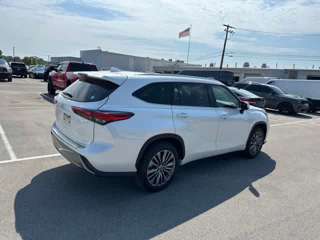 2022 Toyota Highlander Platinum