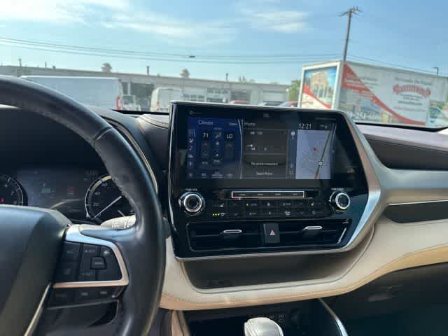 2022 Toyota Highlander Platinum