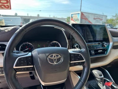 2022 Toyota Highlander Platinum
