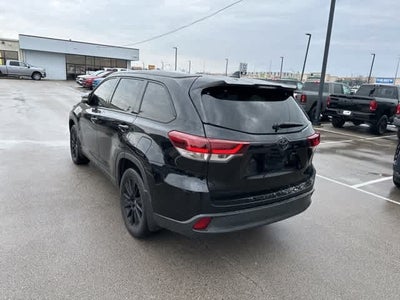 2019 Toyota Highlander SE