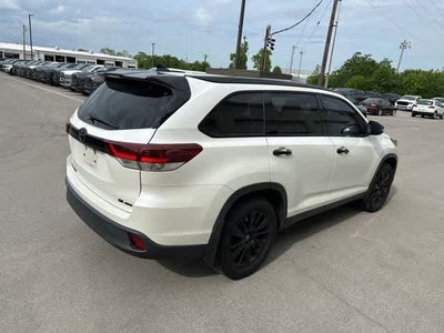 2019 Toyota Highlander SE