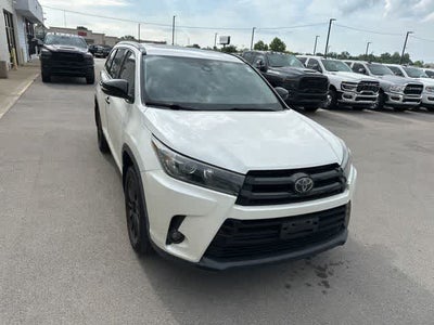 2019 Toyota Highlander SE
