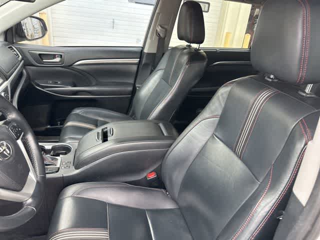 2019 Toyota Highlander SE