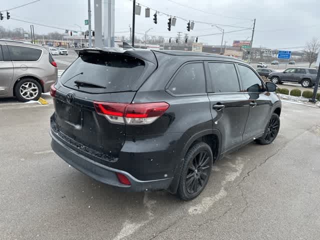 2019 Toyota Highlander SE