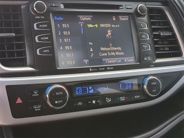 2019 Toyota Highlander SE