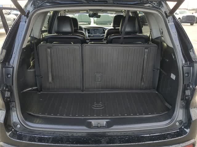 2019 Toyota Highlander SE