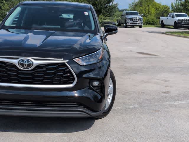 2023 Toyota Highlander LE