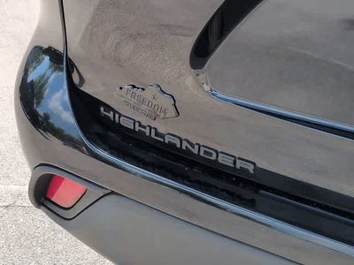 2023 Toyota Highlander LE