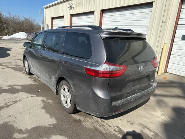2020 Toyota Sienna LE