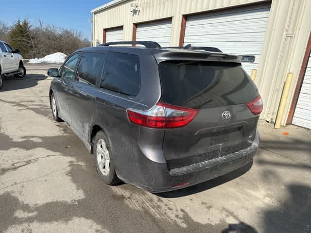 2020 Toyota Sienna LE