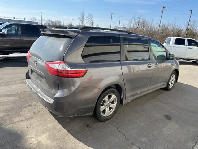 2020 Toyota Sienna LE