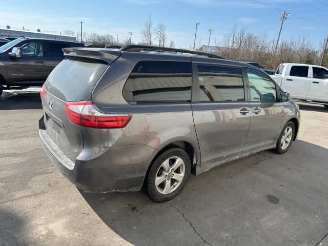 2020 Toyota Sienna LE