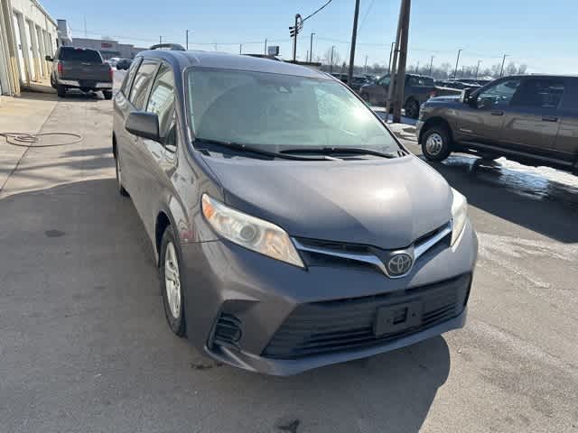 2020 Toyota Sienna LE