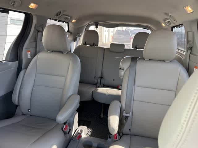 2020 Toyota Sienna LE