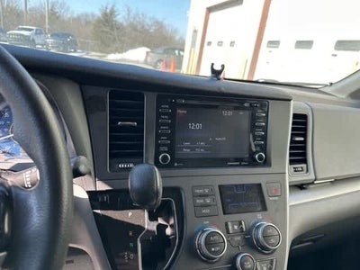 2020 Toyota Sienna LE