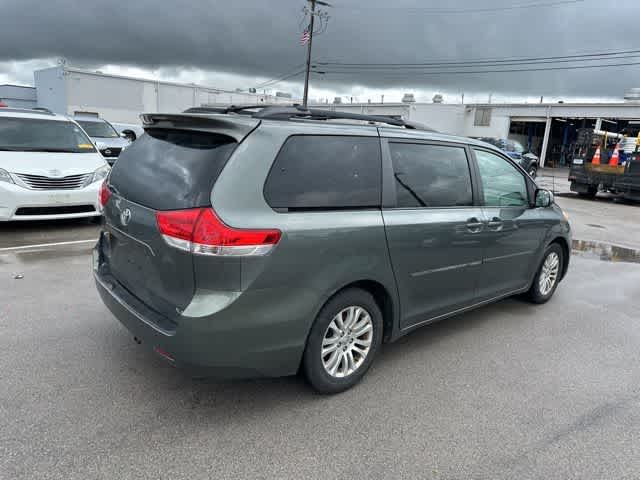 2014 Toyota Sienna XLE