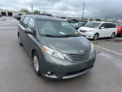 2014 Toyota Sienna XLE