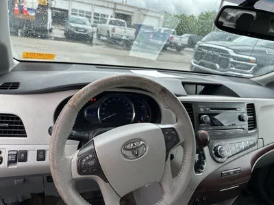 2014 Toyota Sienna XLE