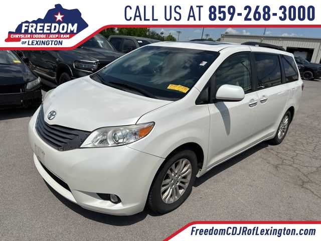 2017 Toyota Sienna XLE