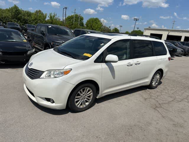 2017 Toyota Sienna XLE